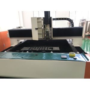 China 750W 2kw Stainless Fiber Laser Cutting Machine Water Cooling1500 * 3000mm wholesale