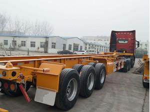 China 40ft 12m Tractor Trailer Truck 3 Axle Skeleton Semi Trailer For Container Transport wholesale