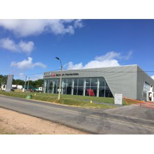 China Steel-structured Car Showroom With Modern Aesthetics wholesale