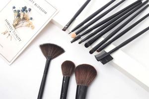 China Multifunction Black Handle 12pc Pro Makeup Brush Kit For Smudge wholesale