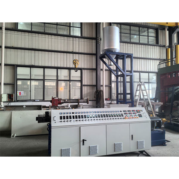 China Plastic Pipe Extrusion Machinery HDPE Pipe Extrusion Machine wholesale