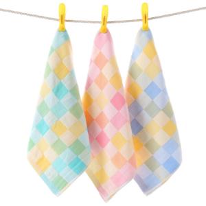 China Cartoon Plaid Hooded Towel in Customized Color for Kindergarten Children's Feeding wholesale
