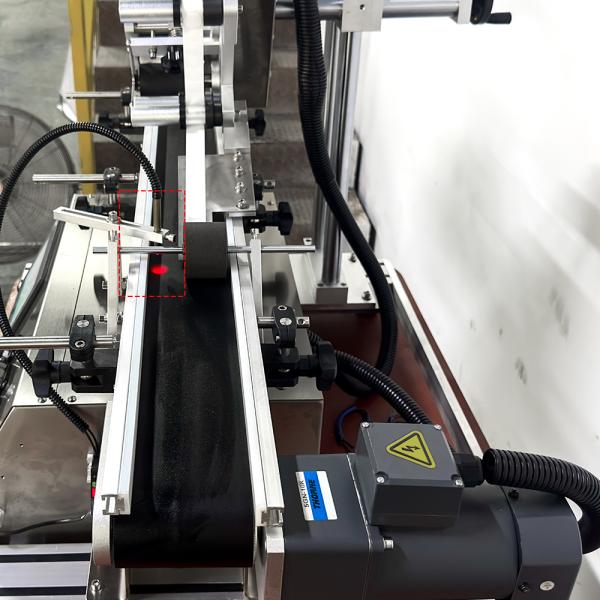 YM410 2024 Automatic Manufacturing Packaging Machine for Flat Top Side Sticker Labeling