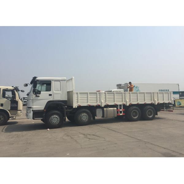 Diesel Engine Cargo Truck SINOTRUK HOWO HW76 Cabin 30 - 60 Tons Top Configuration