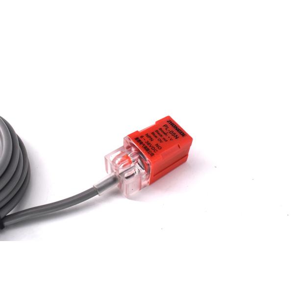 High Reliability NPN Proximity Switch Red With Multiple Protection Function