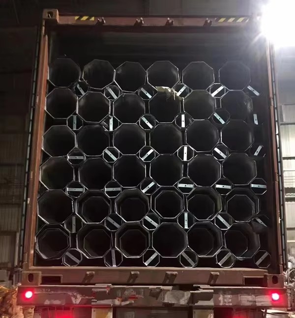 Galvanized Steel Tube Self Supporting AntennaTelecommunication Monopole with Multi-platform