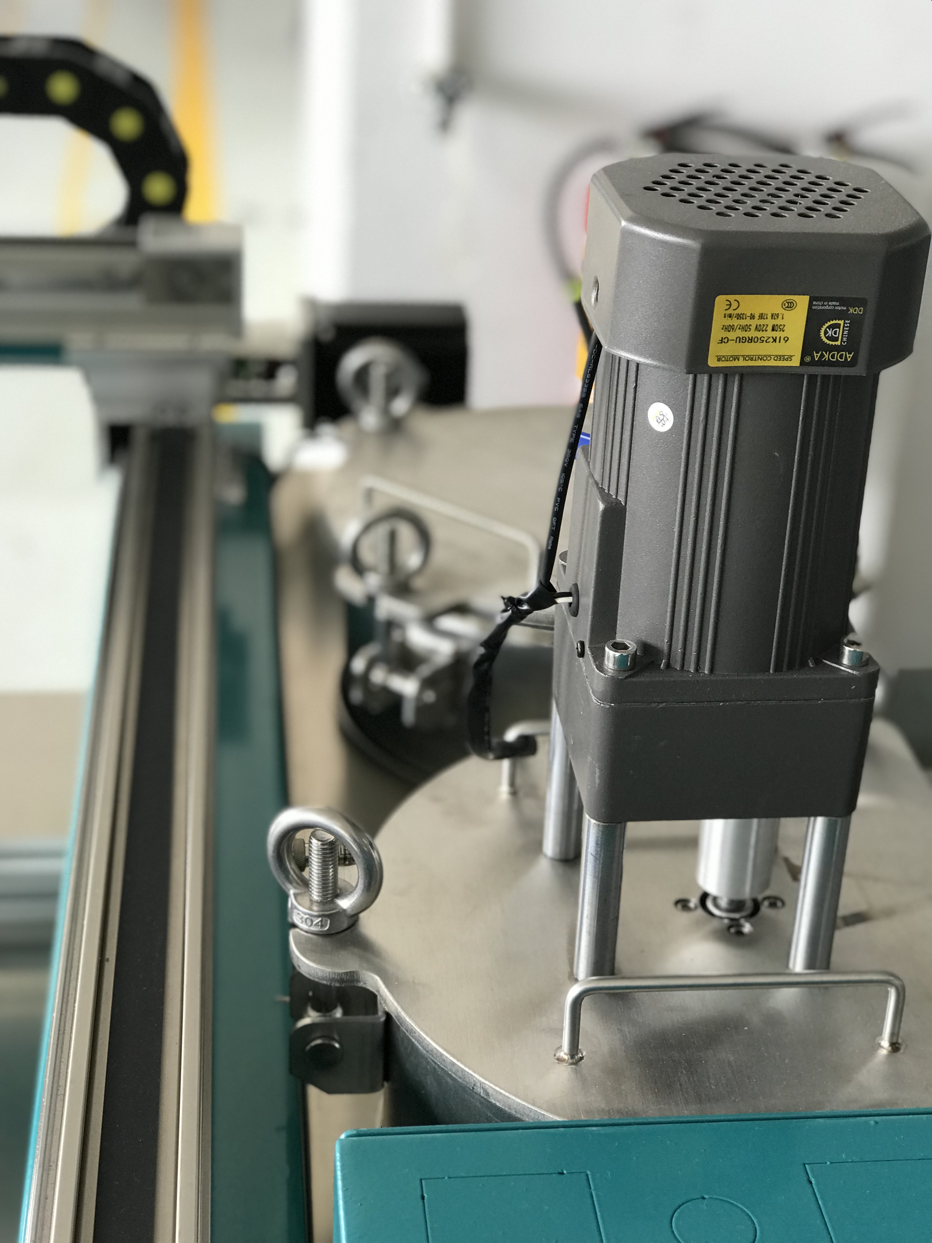 2K glue potting machine used for electric touthbrush charger