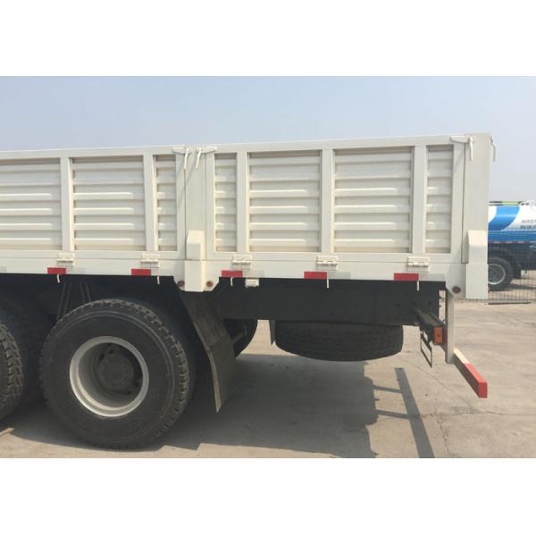 Diesel Engine Cargo Truck SINOTRUK HOWO HW76 Cabin 30 - 60 Tons Top Configuration