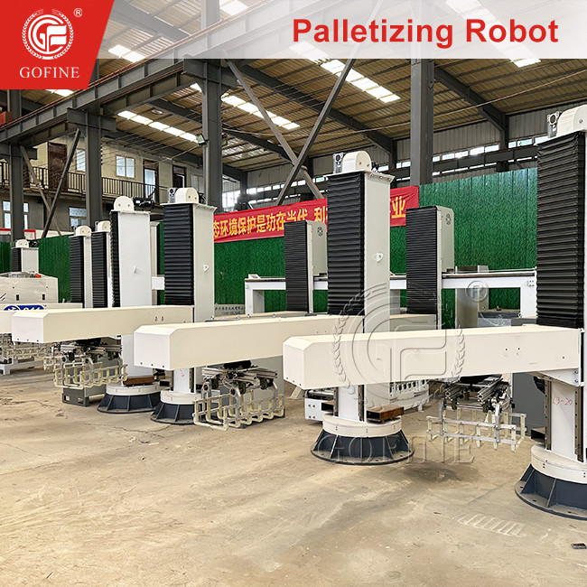 Stable Performance Compact Intelligent Cargo Piling Robot