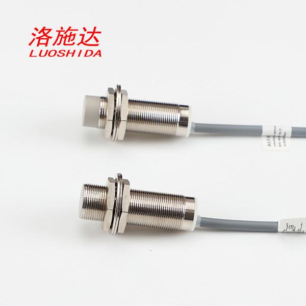 Quality M18 DC 3 Wire 24V Inductive Sensor Analog Output With 4-20mA Current Output Normal Cable Sensor for sale