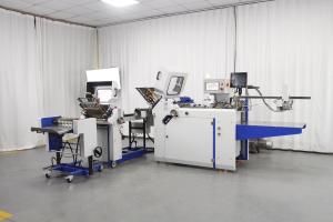 China Large Format Paper Folding Machine Leaflet Pile Feeder Machine Maximum 6 Folds on sale