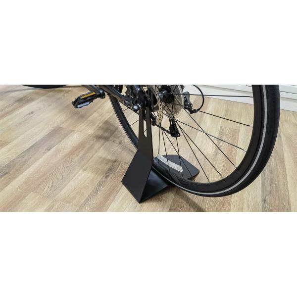 White Bicycle Floor Type Hub Mount Parking Stand Bike Storage Rack for Indoor and Outdoor