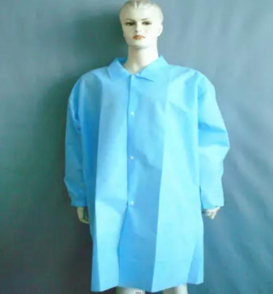 Quality Nonwoven 35g Disposable Lab Coats Bulk With Press Buttons for sale