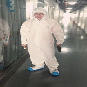 China Non Woven Disposable Coverall White Disposable Protective Suit wholesale