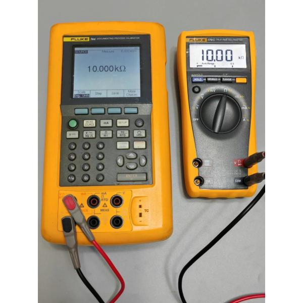 True-RMS Digital Fluke 179 Multimeter 1000V 10A 6000 Count Backlit Temp CAT IV 600V CAT III 1000V
