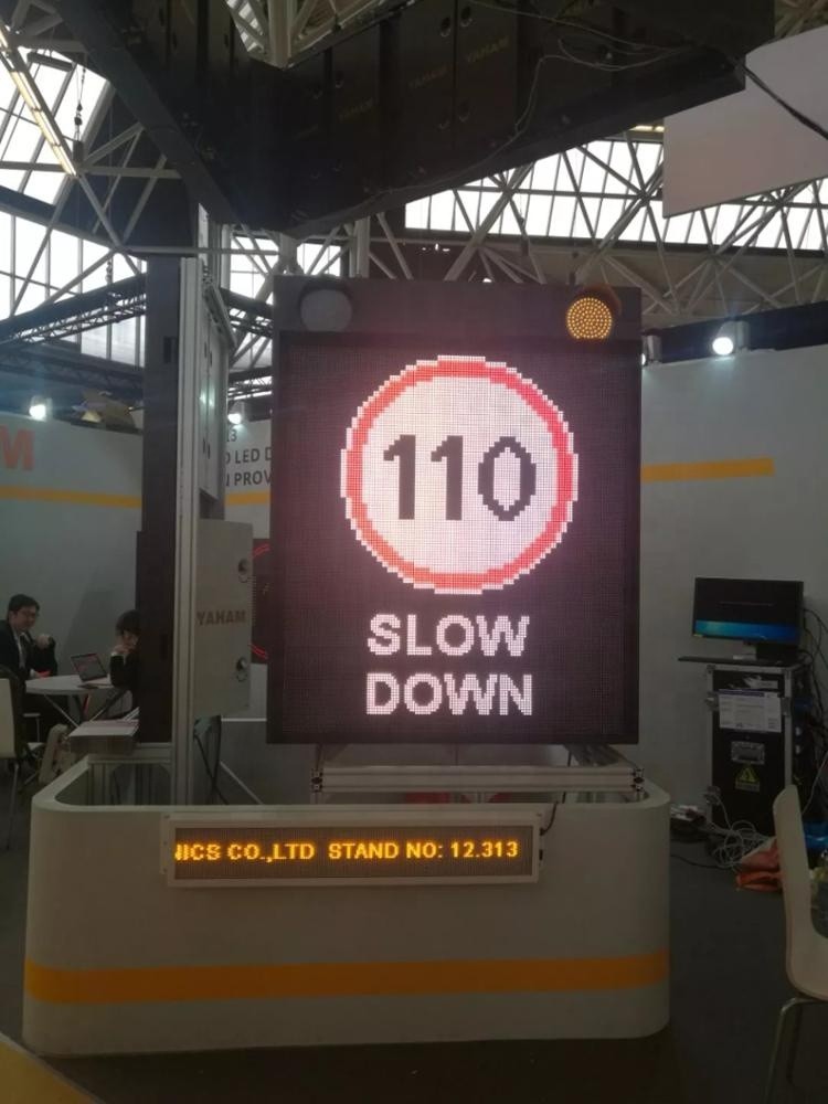 China Highway P10 VMS Speed Limit Digital LED Variable Message Signs wholesale