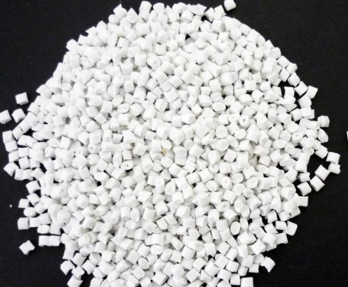 PPO injection molded PX2949-701 with UV-resistant polycarbonate. Excellent