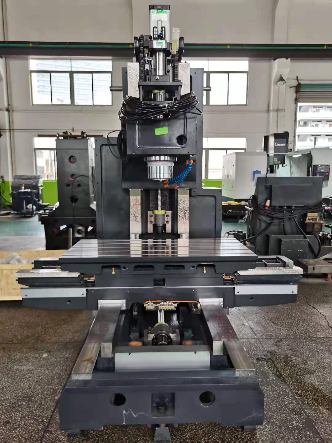800x500 Table Size CNC Milling Machine 8000rpm Rotation Speed For Mold Frame Industry