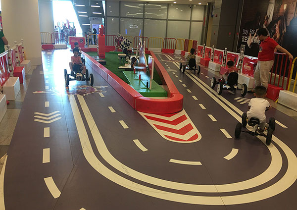 Looping Racing Track for Kids with 2 Race Cars and Lap Counter