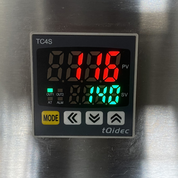 Hygiene SUSU304 MAP Plastic Food Tray Sealing Machine Meal Tray Wrapping Machine For Meat Preserve