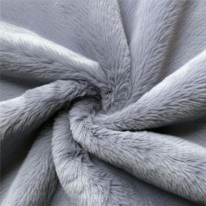 China High Insulation Faux Fur Coat with XS To XXL Customization and Animal Friendly Design wholesale