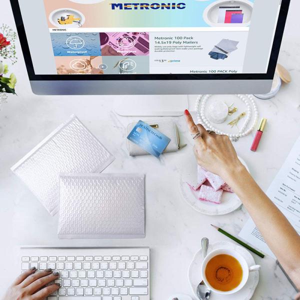 White Plastic Pearlescent Film Bubble Mailing Bag Self-Adhesive Waterproof Custom Size