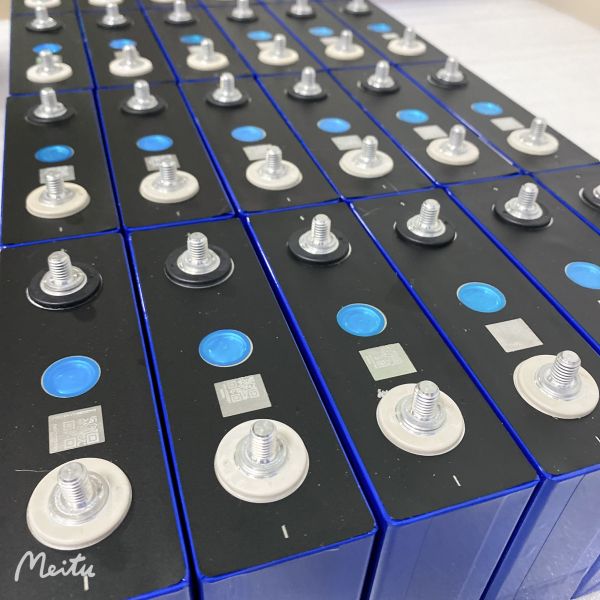 M8 100ah Lifepo4 Electric Vehicle Lithium Battery 4000 Cycles