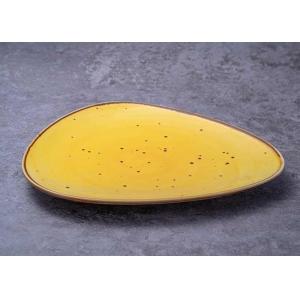 China 10.5 Inch High Temperature Resistance Triangle Ceramic Dinner Plate wholesale