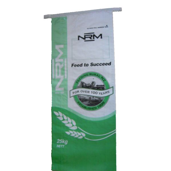 PP Woven Laminated Animal Feed Bags , 15kg Empty Feed Bags Double Stitched