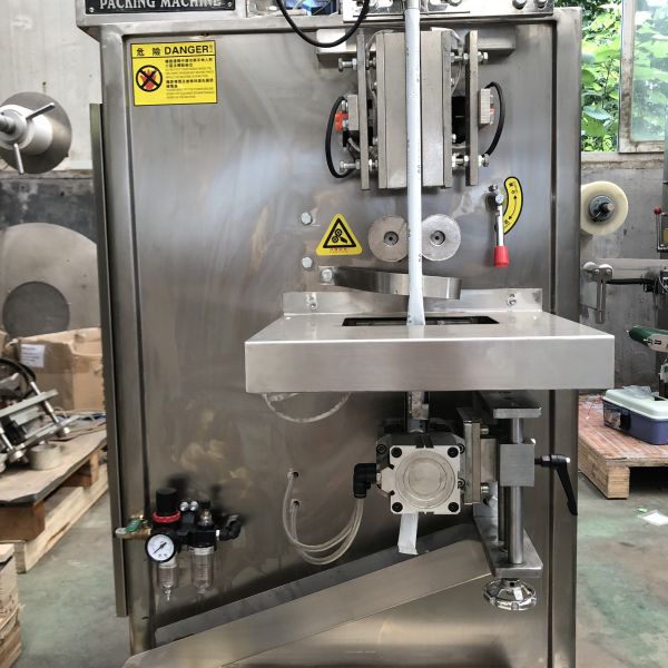 Computer / PLC Control Sauce Pouch Packing Machine With 3 Sides Seal