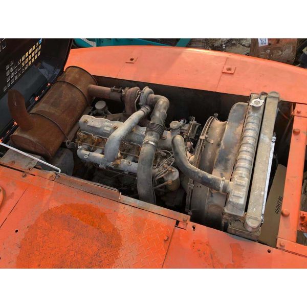 Red Hitachi EX200-5 Excavator 20 Tons Isuzu Engine 3293 Working Hours 90% Undercarriage