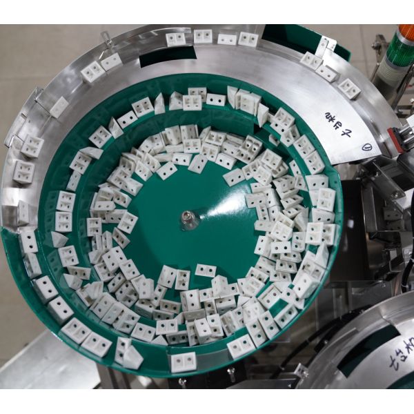 Eccentric Rod Bung Screw Bagging Machine Back Seal Nut And Bolt Packing Machine