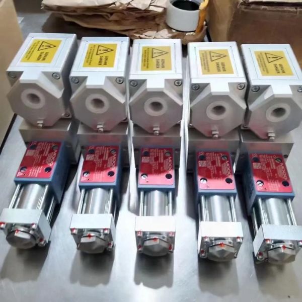 Moog Servo Valve Electro-Hydraulic Servo Valve with 290*180mm Size Up to 1000 cc/rev Displacement and Pressure Compensated Control