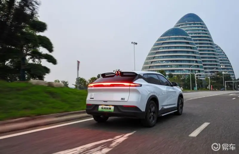 S - 01 Midium EV SUV DongFeng New Energy Electric Vehicle 4670 X 1900 X 1613MM 445KM