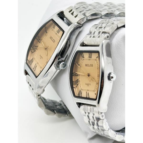 Elegant Analog Quartz Stylish Couple Watch With Stainless Steel Case And Buckle Strap