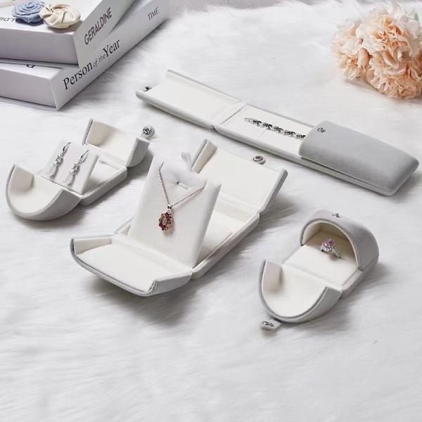 Pendant Necklace Paper Jewellery Packaging 10x10x3.5cm Velvet Engagement Ring