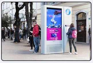 Waterproof Advertising LCD Display Floor Standing 86inches 98inches 8ms