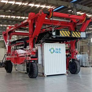 China Diesel/Electric Container Straddle Carrier with Advanced Safety Features wholesale