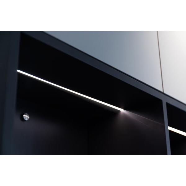 Customizable interior of sliding door wardrobe