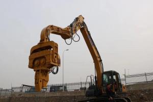 China Yellow 42CrMo Sheet Pile Hammer 120 Ipm Sheet Piling Attachment For Excavator wholesale