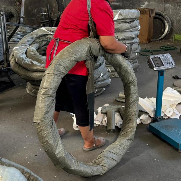 Wholesale BTO-10 Razor Barbed Wire High Tensile Rolls For Secure Enclosures Wire Fence Panel