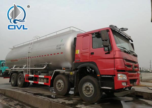 Quality Green 8x4 38000L Oil Tanker Truck with 400L Fuel Tank , 380 Horsepower for sale