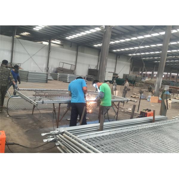 Construction Temporary Fencing Easy Portable Fortress Fence Panels 2.1m x 2.4m Mesh 60mm*150mm diameter 3.5mm