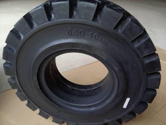 Quality LK301 Patten 6.50 10 Solid Forklift Tires , Solid Rubber Tires For Forklifts for sale