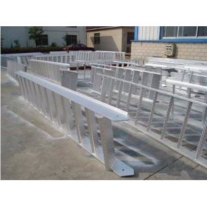China Aluminum Boarding Ladder Compact Few Shake Marine Telescoping Boarding Ladder wholesale
