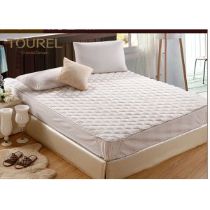China Premium Hypoallergenic Hotel Collection Mattress Protector Waterproof wholesale