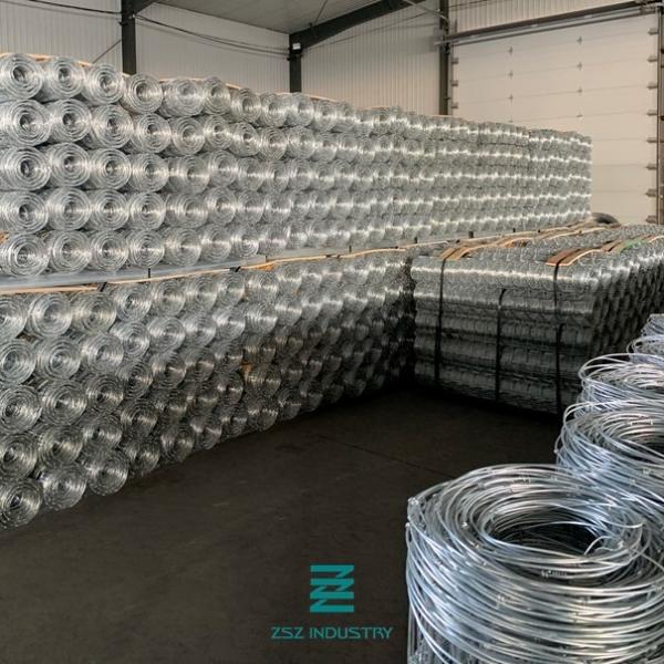 2.5mm Wire Diameter Wire Mesh Fence Rolls High Tensile Galvanized Steel For Field Fence