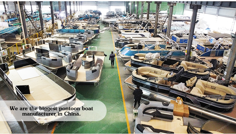 4.0m Width House Boat Luxury Floating The Perfect Way to Experience Water Luxury with Loved Ones