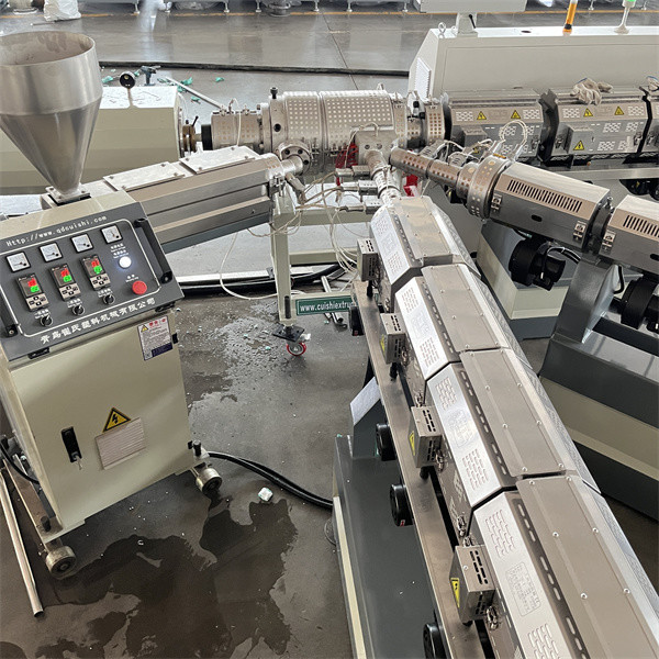 HDPE Plastic Extrusion Machinery Solid Wall Pipe Extrusion Production Line
