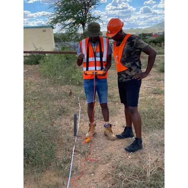 PQWT S300 Automatic Deep Underground Water Detector Machine